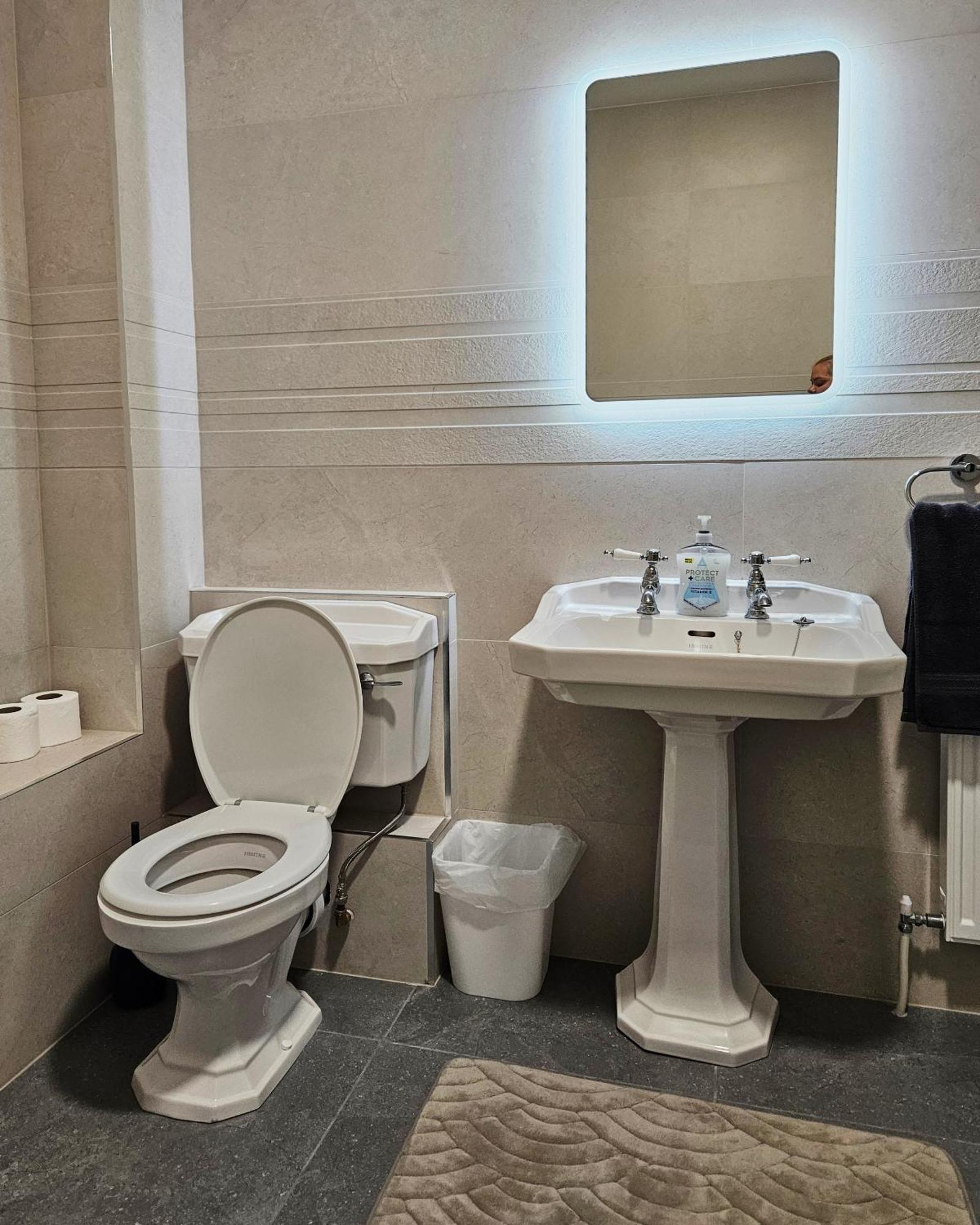 Dromod Suites Екстериор снимка
